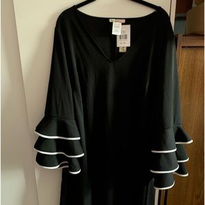 Women’s Plus Size Bell Sleeve Black/White Dress